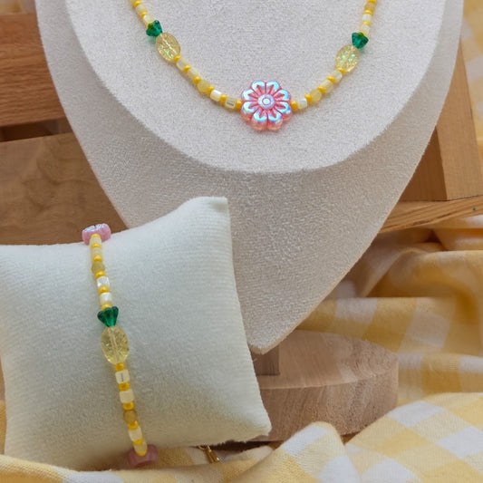 Pineapple Blossom Glass Beaded Bracelet